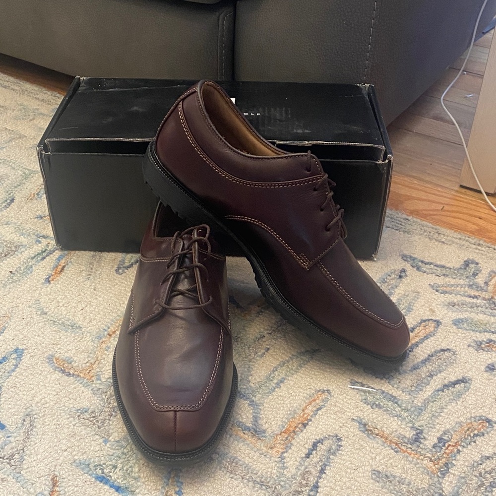 FootJoy Golf Shoes Men's Burgundy Oxfords spikeless